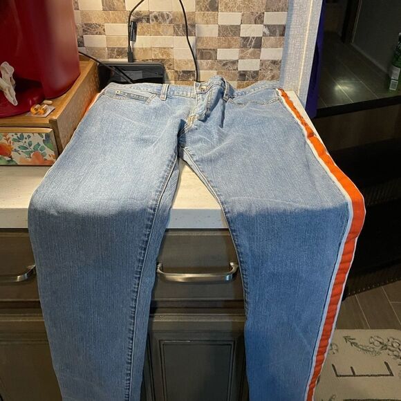 BDG Jeans  - Picture 3 of 5